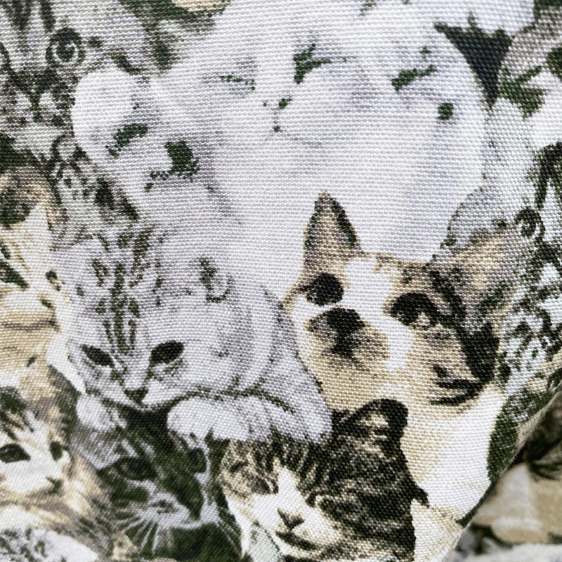 猫いっぱいの生地のチュニックワンピース ハンドメイド サイズL~LL