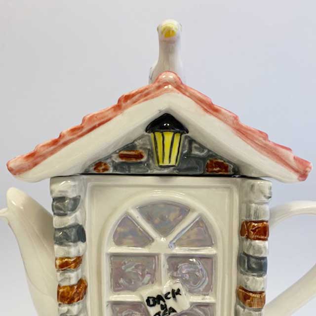 ティーポッタリー スウィンサイドセラミック 黒白猫のいるお家型ティーポット イギリス製