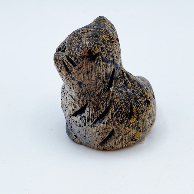 DeRosa デ・ローザコレクション 手のサイズのブラウントラ猫 アーテサニア・リンコナダ