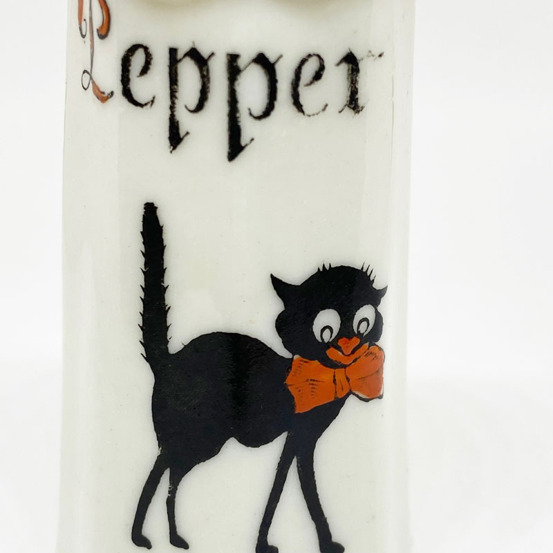 クレステッドチャイナ BLACK GOOD LUCK CATのペッパーシェイカー 1900年代初期