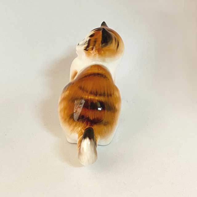 ロイヤルドルトン Royal Doulton びっくり顔の縞三毛猫　フィギュリン Peggy Davies