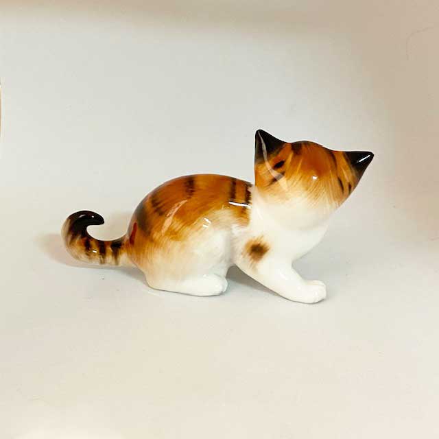 ロイヤルドルトン Royal Doulton びっくり顔の縞三毛猫 フィギュ