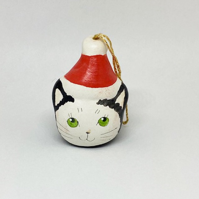 イギリス クリスマスオーナメント サンタ帽をかぶった白黒猫　Merryfield Pottery