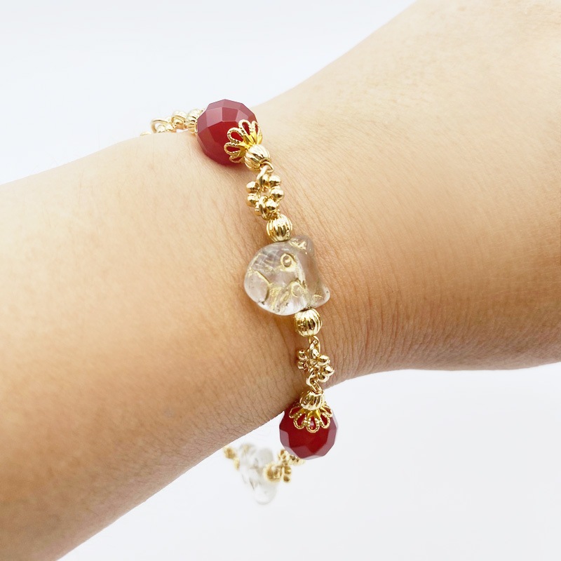 猫顔チェコビーズとカーネリアンのブレスレット　高橋幸恵デザイン