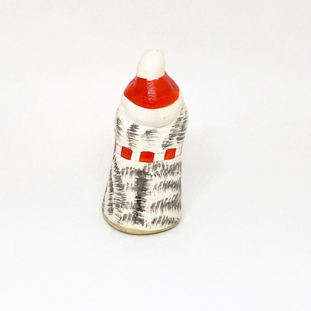 イギリス サンタ帽子をかぶったサバトラ猫　素焼きのミニ猫　シンブル　Merryfield Pottery