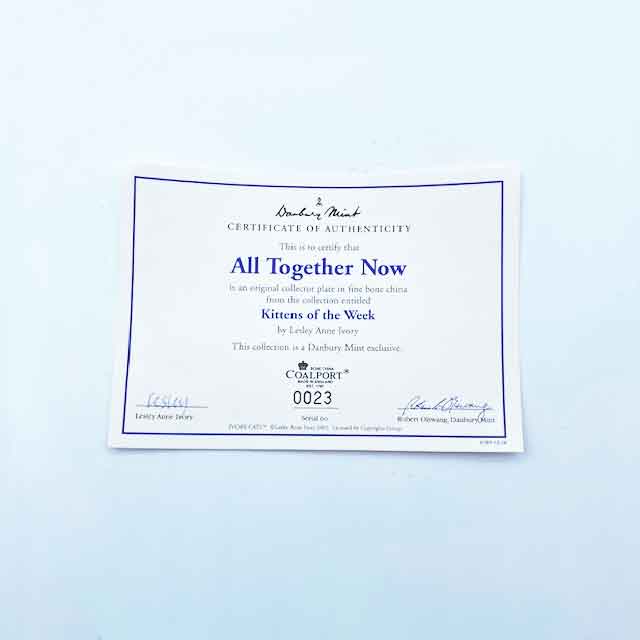 ダンバリーミント レズリー・アン・アイボリー猫の絵皿 All Together Now コールポート