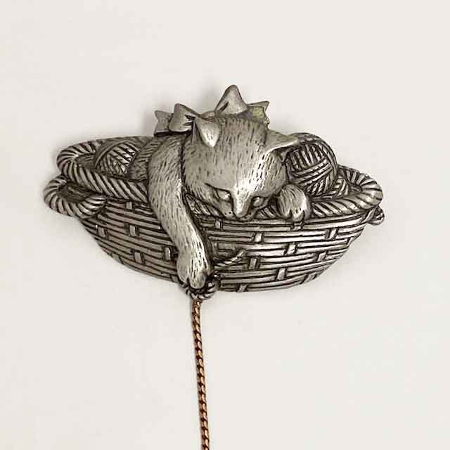 JJ Jonette 猫のヴィンテージブローチ毛糸で遊ぶ猫 ピューター製