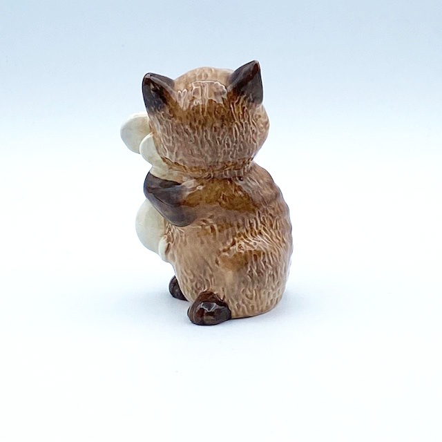 ベスウィックBESWICK 猫フィギュア ベスウィック Beswick 白ペルシャ猫のフィギュリン 1960-70年代