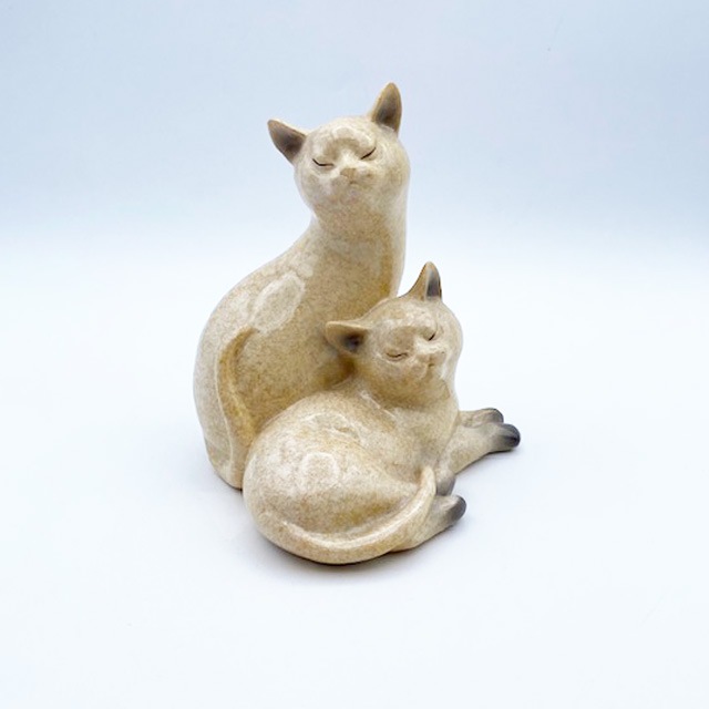 オリエンタル風の2匹の猫ちゃんのフィギュリン