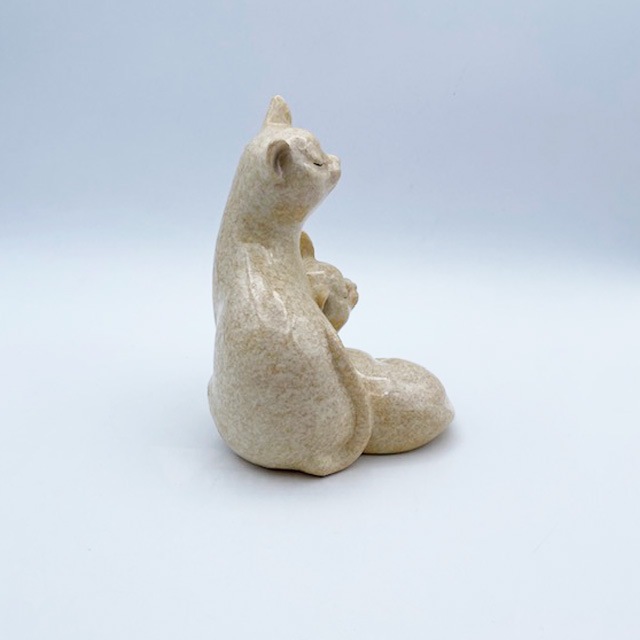 オリエンタル風の2匹の猫ちゃんのフィギュリン