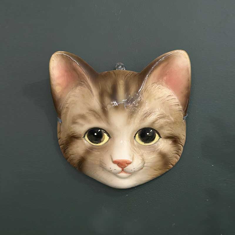 陶器製の猫顔マスク キジトラ白猫 ウォールアート おそらく1980年代の日本製