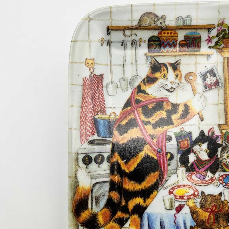 GISELEA BUOMBERGER  猫ファミリーの楽しいディナーパーティ　スクエア型絵皿　ドイツ製