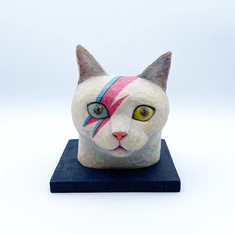 くみん 木彫りの猫「デヴィッド・ミャウイ」頭像 一木造ハンドクラフト ステージ付き