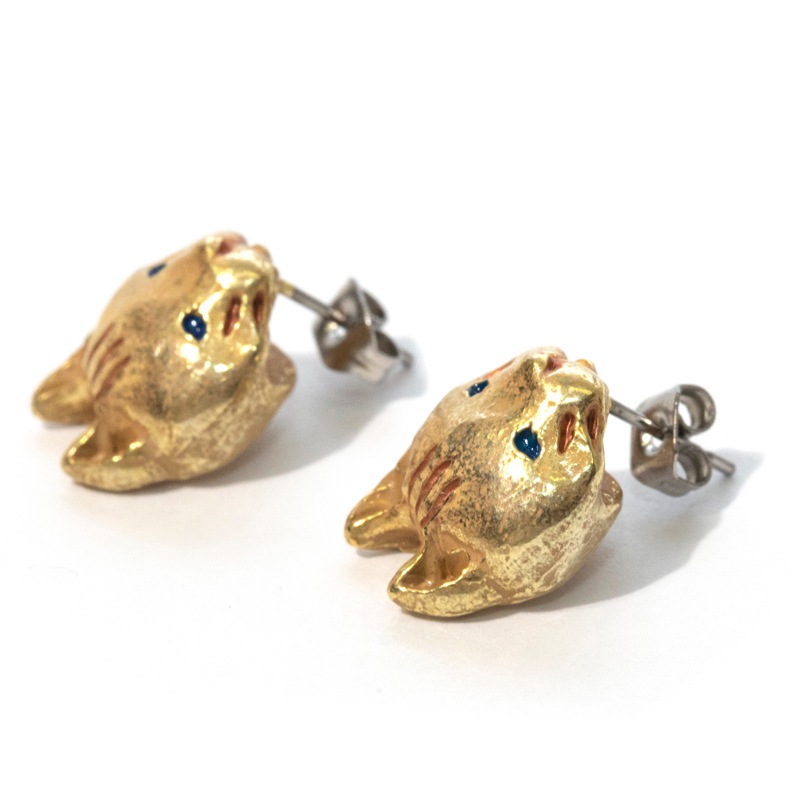 4F フィーアエフ　ガブリピアス　猫の顔のピアス　日本製　ピューター