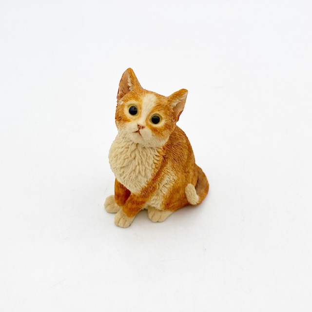シェラット＆シンプソン 猫フィギュリン 見上げる茶トラ白猫ちゃん