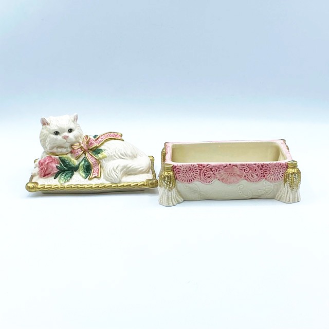 フィッツ＆フロイド 白猫ちゃんとバラの小物入れ　バターディッシュ？ Fitz & Floyd Essentials