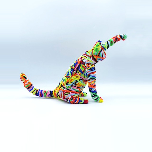 マークン・ネコガスキー　カラフルなモール招き猫ちゃん　