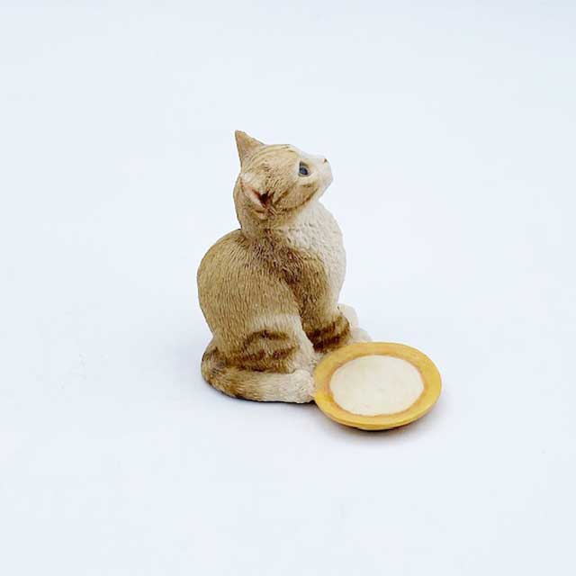 シェラット&シンプソン 猫フィギュリン 見上げてごはんを待つ茶トラ白猫ちゃん Sherratt & Simpson