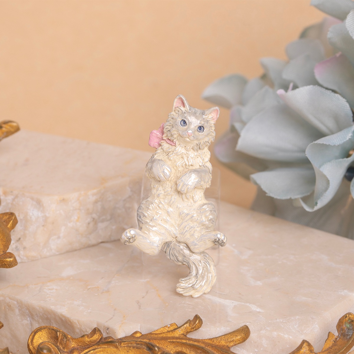 4F フィーアエフ 子猫の眼差しブローチ Staring Kitten 日本製