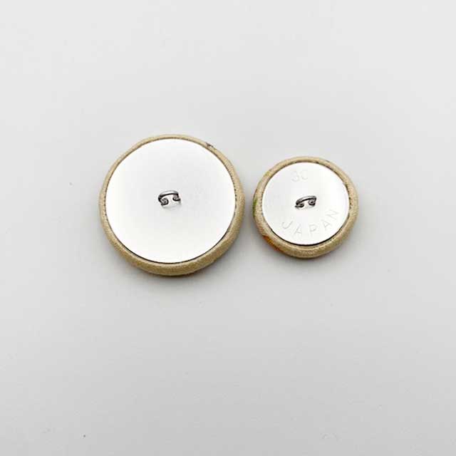 Yanaka Red House Button Galleryオリジナル猫のボタン2個セット 猫のルルと蝶々
