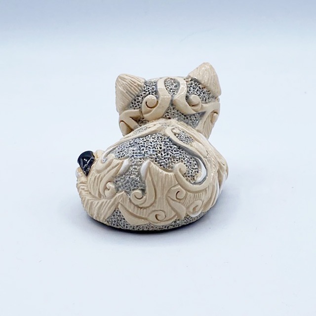 アーテサニア・リンコナダ カービングが綺麗な白猫のフィギュリン DeRosa デ・ローザコレクション