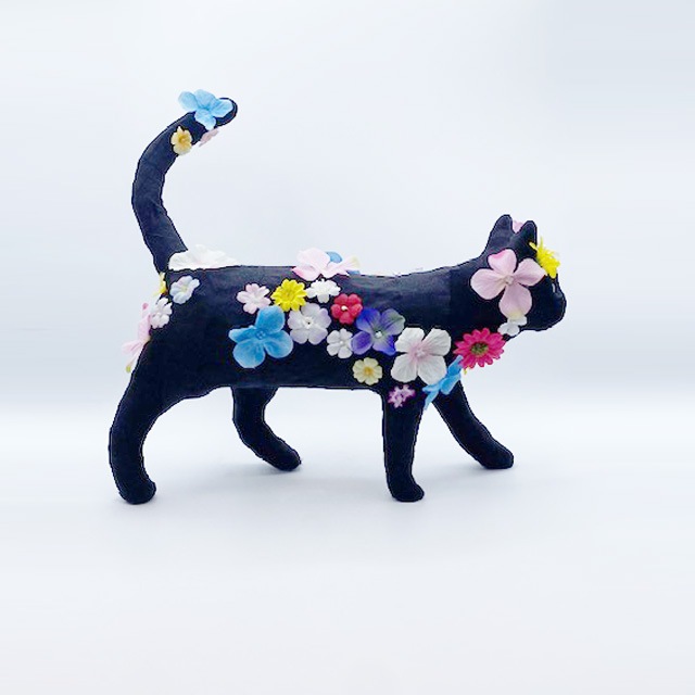 マークン・ネコガスキー 大きなお花の歩く黒猫ちゃん ちりめん
