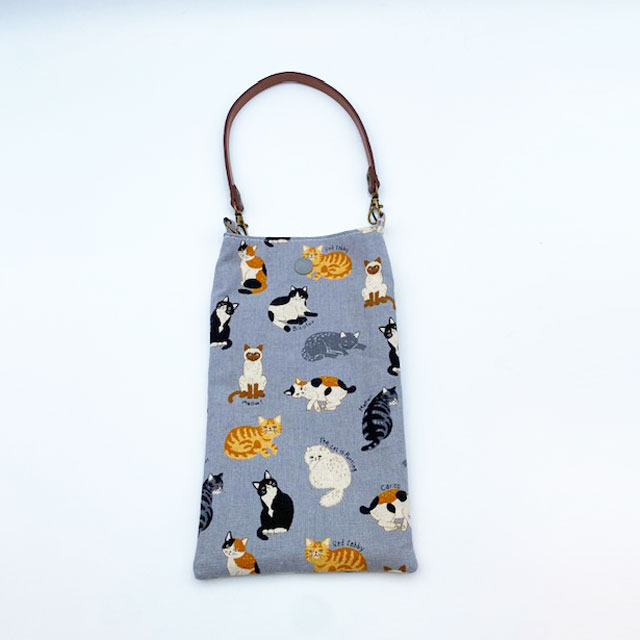 ハンドメイド　猫柄のスマホポーチ　グレイ　My Cotton