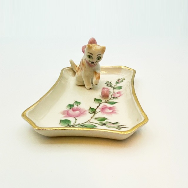 リボンを付けた猫ちゃんと薔薇の絵のピンディッシュ アクセサリートレイ 1930年頃アンティーク