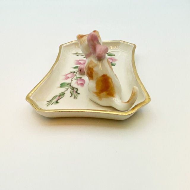 リボンを付けた猫ちゃんと薔薇の絵のピンディッシュ アクセサリートレイ 1930年頃アンティーク