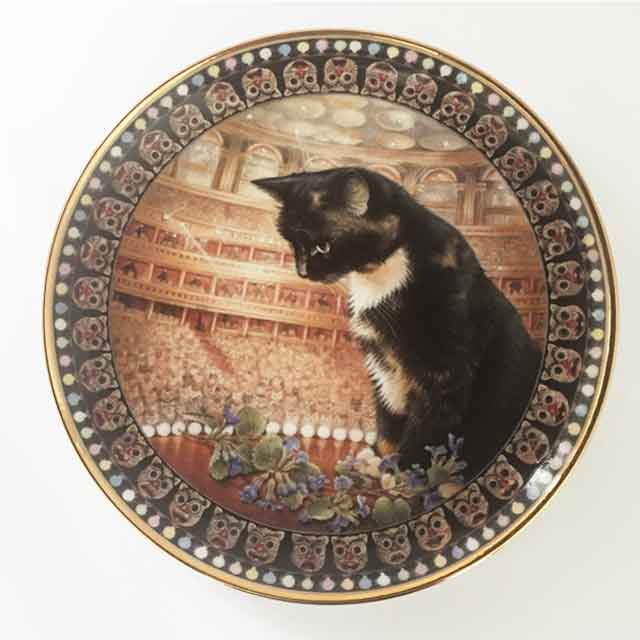 ダンバリーミント レズリー・アン・アイボリー猫の絵皿プレート Cats! MOTLEY