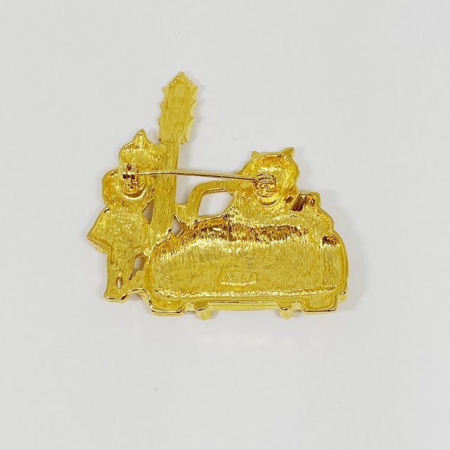 JJ Jonette Jewelry 猫とオープンカーのブローチ　ジェイジェイ