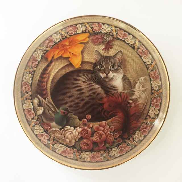 ダンバリーミント レズリー・アン・アイボリー猫の絵皿プレート Cats! GEMMA