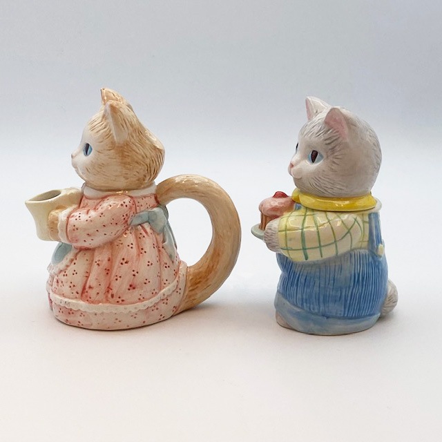AVON カップケーキとクリーマーを持った猫のシュガーポットとクリーマーのセット 1991年 ノベルティ