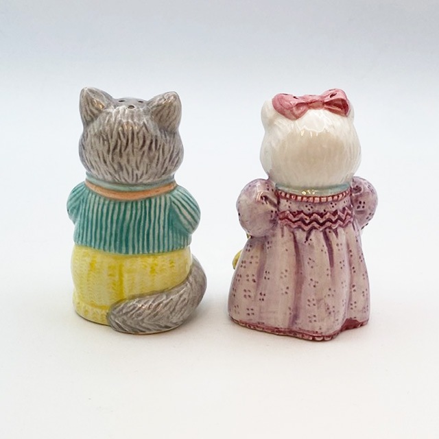 AVON 　おめかしした猫ちゃんのソルト＆ペッパーシェイカー　1992年　ノベルティ