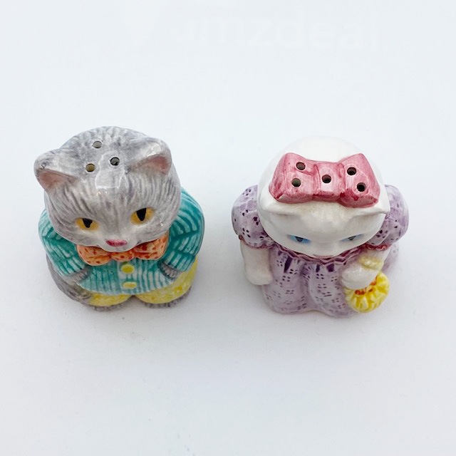 AVON 　おめかしした猫ちゃんのソルト＆ペッパーシェイカー　1992年　ノベルティ