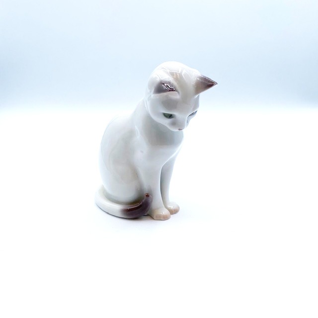 Bing & Grondahl ビングオーグレンダール お座り猫　Sitting Cat 2476番 1970-1983年