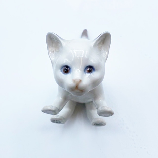 Bing & Grondahl ビングオーグレンダール 好奇心旺盛な子猫　2507番 1970-1983年