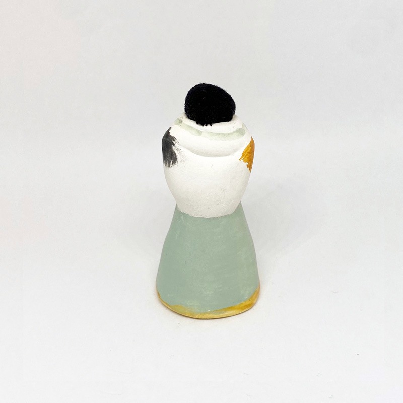 メリーフィールドポッタリー レース作りをする三毛猫のピンクッション素焼きの猫の針山　Merryfield Pottery