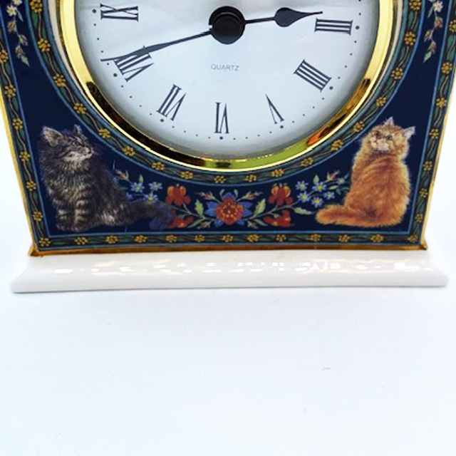 Royal Doulton レズリーアンアイボリー　 陶器製　マントル時計　