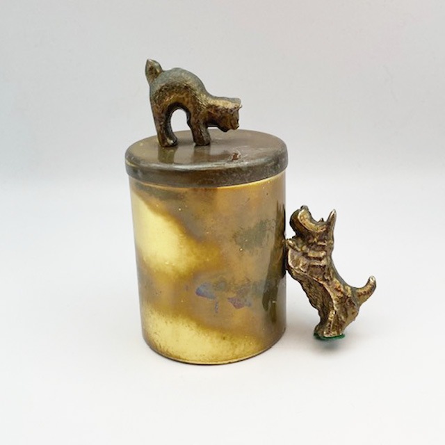 アンティーク　猫と犬の真鍮製キャニスター　蓋付き小物入れ　ブラス  1900年代初期