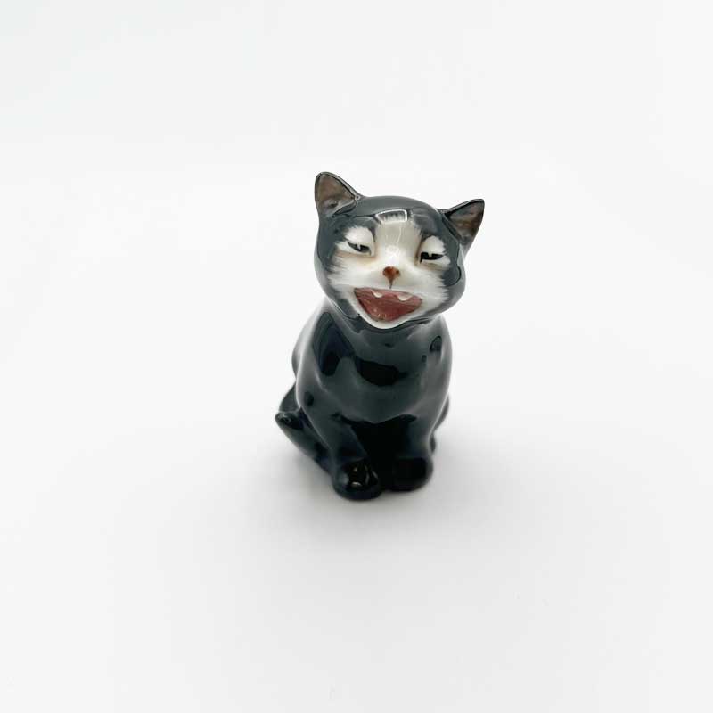 Royal Doulton　幸運の黒白猫のフィギュリン  Lucky　1930-70年代 イギリス