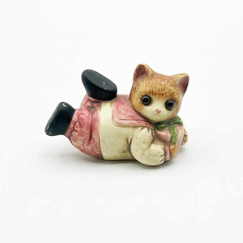 ガラスの瞳のセーラー服を着た小さな猫フィギュリン Mervin’s? 日本製
