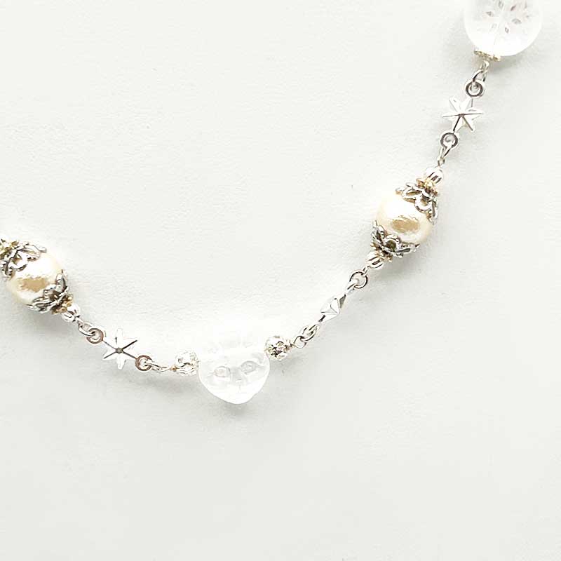 チェコ製猫顔ビーズとコットンパールのネックレス Yukie Takahashi