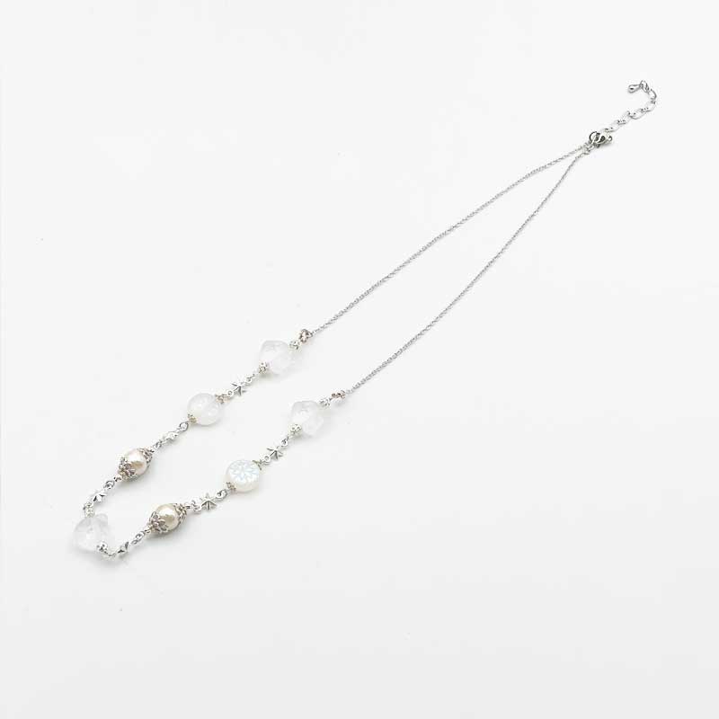 チェコ製猫顔ビーズとコットンパールのネックレス Yukie Takahashi