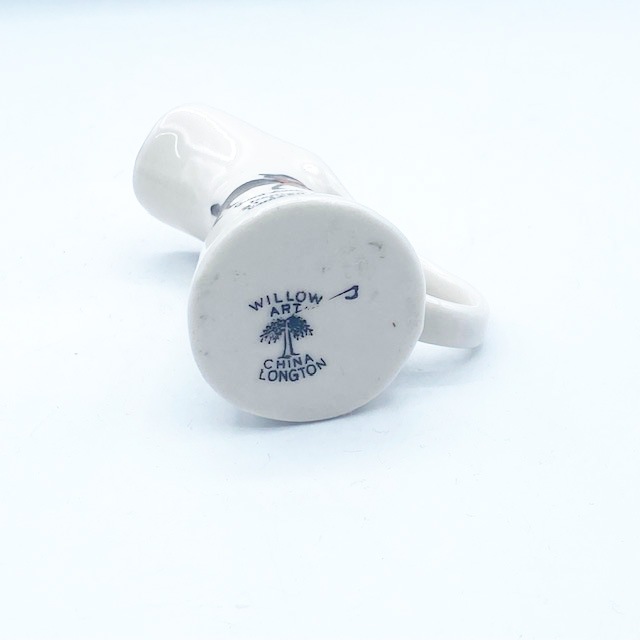 クレステッドチャイナ BLACK GOOD LUCK CATのミニジャグ型大きなリボンの黒猫 1900年代初期