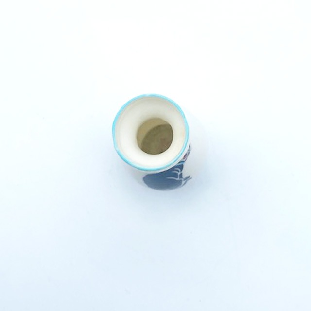 クレステッドチャイナ BLACK GOOD LUCK CATのミニ花瓶型 振り向き黒猫 1900年代初期