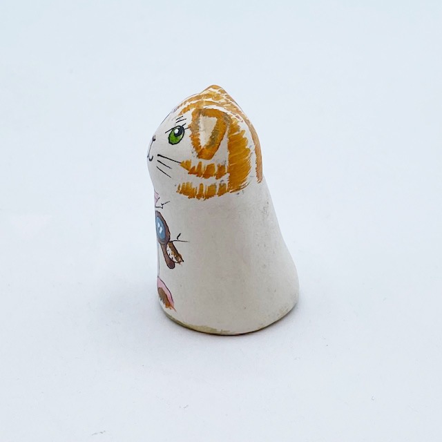 イギリス 素焼きのミニ猫　シンブル ヘアドレッサー茶トラ猫  Merryfield Pottery