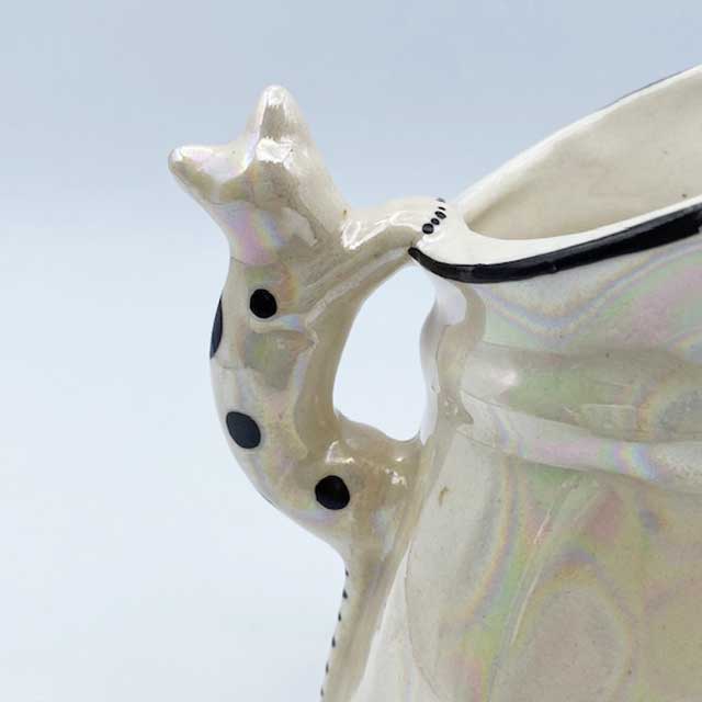 猫の取っ手のついた白いミルクピッチャー ラスターウェア チェコスロバキア