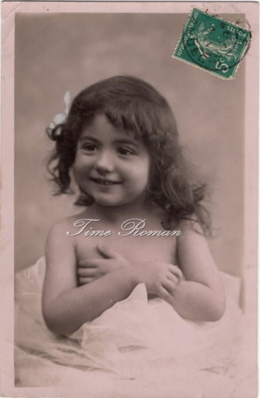 *アンティークポストカード　お人形とお祈りをする可愛い少女* アンティークポストカード『お人形と少女』大正 手彩色 ＜ 紙の