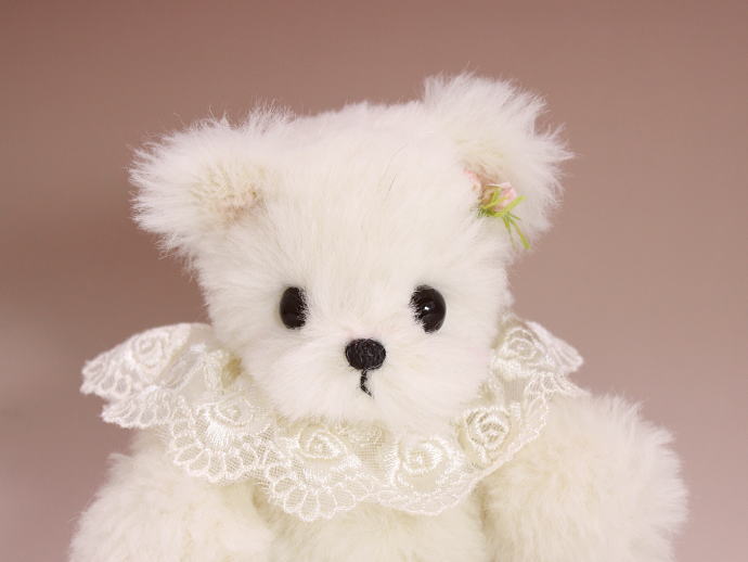 限定☆モヘアのお洒落な白猫ちゃん♡お花摘みおめかしスタイル♪テディベア My Friend / 白い赤ちゃんベア | テディベア,アーティストベア